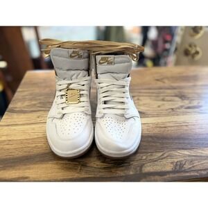 Size 8.5 - Air Jordan 1 Retro OG High Metallic Gold W